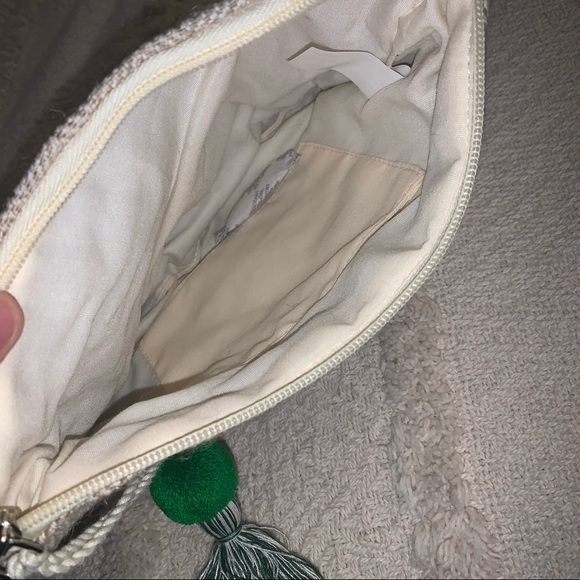 Tropical natural weave palm leaf wristlet - Picture 6 of 6